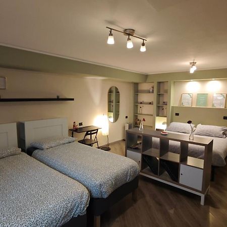 Appartamento Aleph With Private Parking, Next Train Station Комо Экстерьер фото